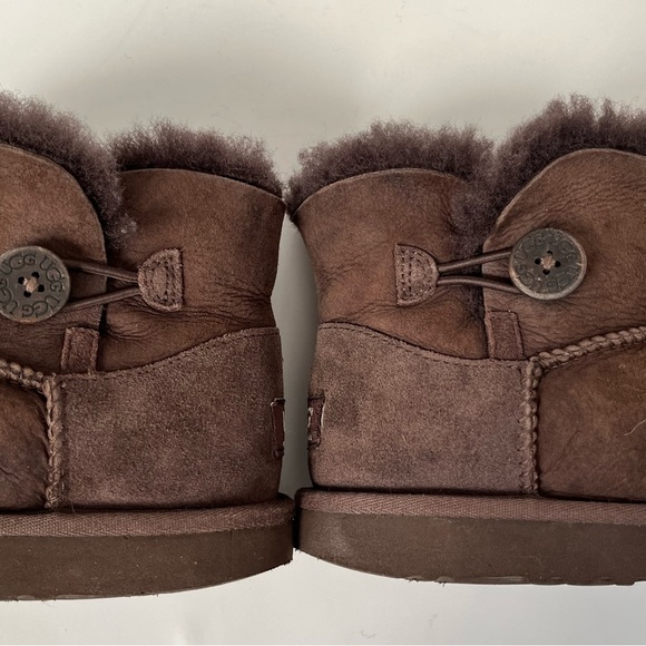 Chocolate Brown UGG Boots. Size US4 - Picture 6 of 11